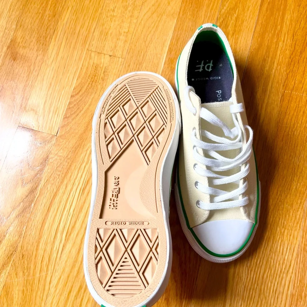 New Balance Cream Canvas Sneakers with Green Trim